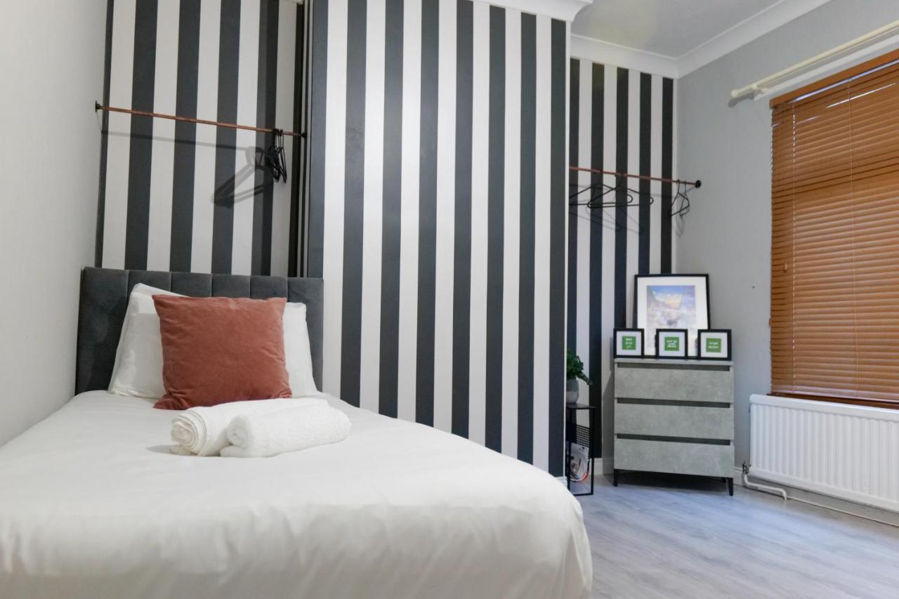 Broadway Belfast! Central Location! Sleeps 6! Екстериор снимка
